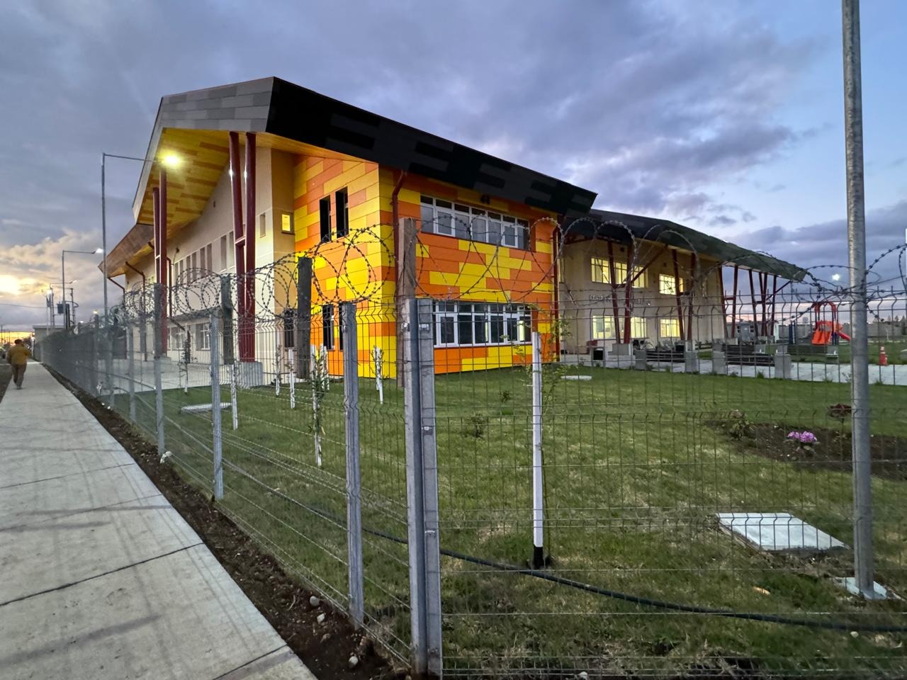 Trabajo eléctrico CESFAM Alerce